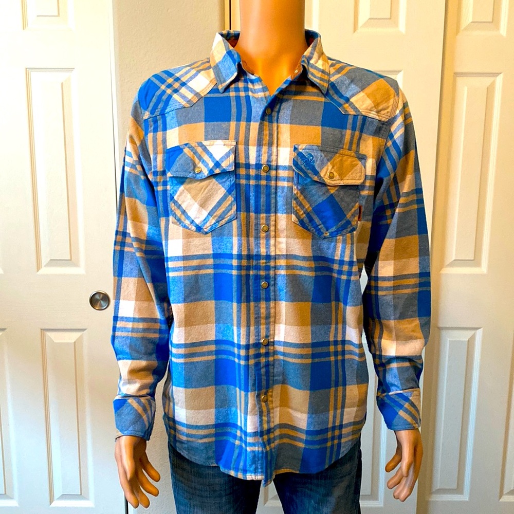 Long sleeve shirt button